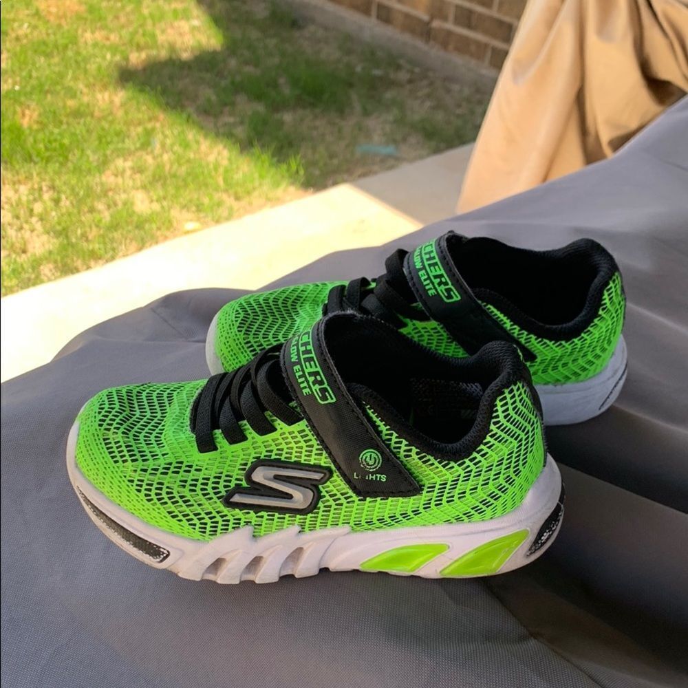 Take 50% OFF- Skechers Green and Black Sneakers Athletic Comfort, Size-13